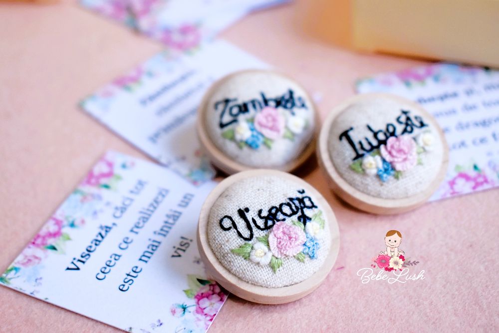 Brose mărțișor cu îndemn.