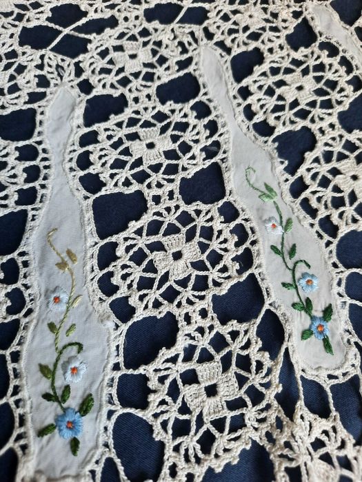 Vand fata de masa model unicat. Goblen fir matase