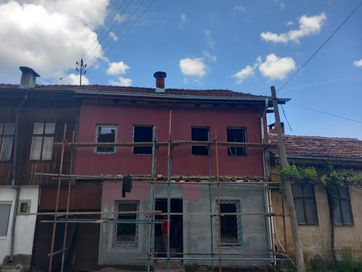 Продавам къща в село Орешак, община Троян