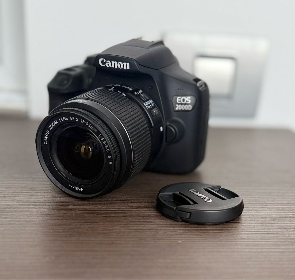 Aparat foto Canon 2000D