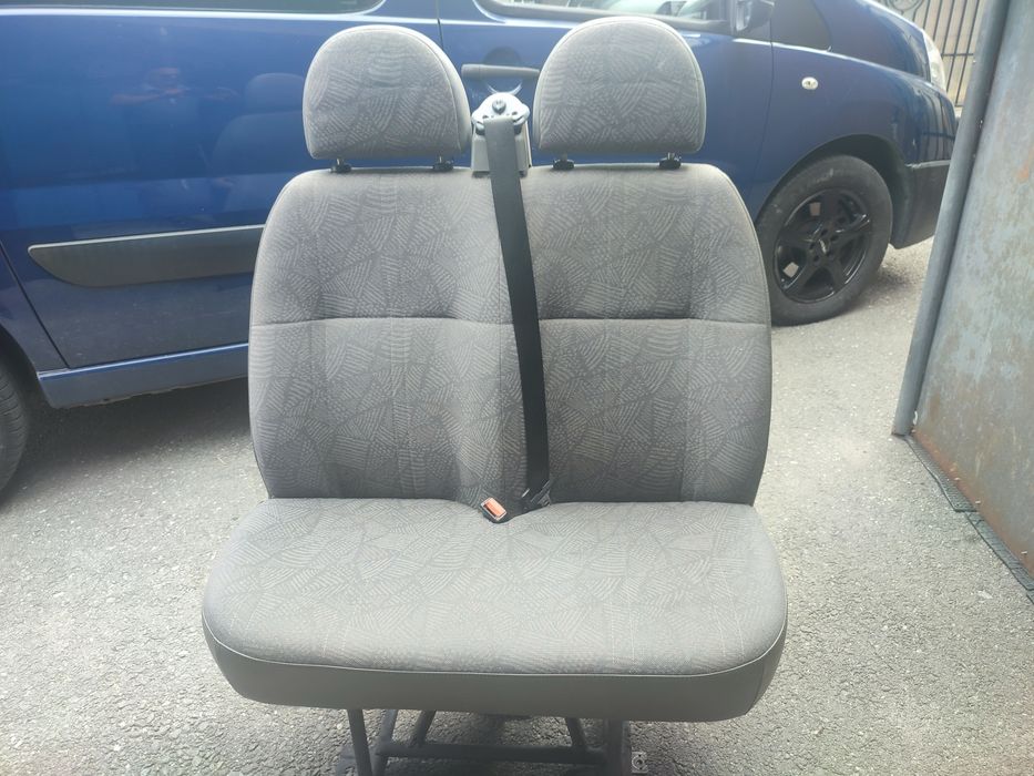 Vând banchetă de două locuri FORD TRANZIT