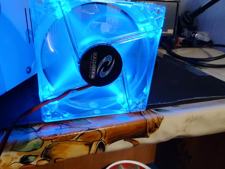 Fan PC Raidmax cu lumină albastră