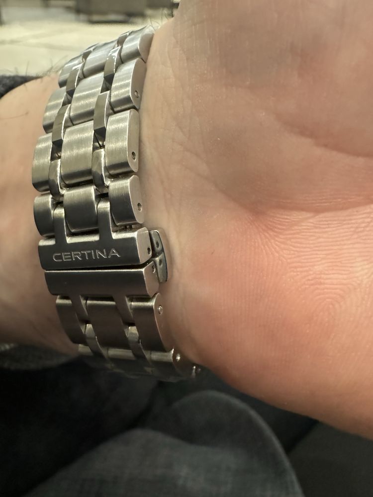 Продавам часовник Certina DS Action Sapphire Crystal Chronometer