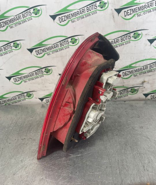 Lampa / Tripla stop dreapta pe aripa Volkswagen VW Passat B5.5 (facel