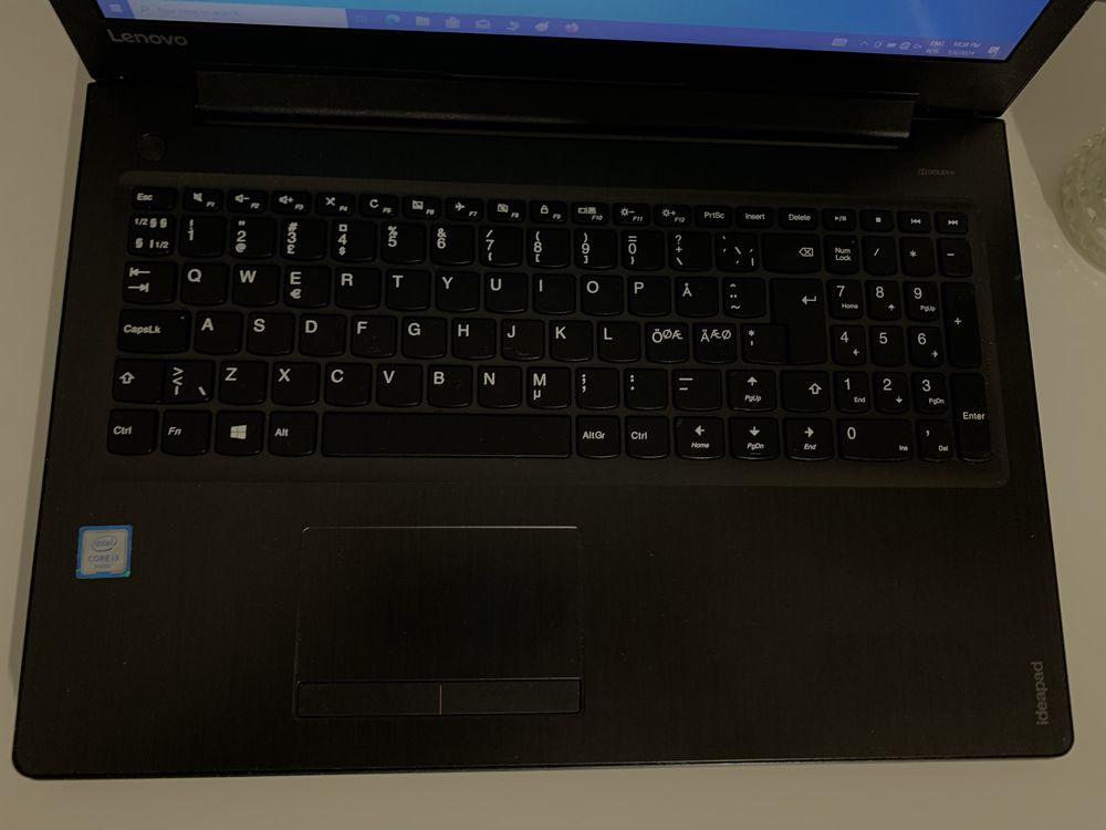 Laptop Lenovo 15,6” FullHD, i3 6100U, 6GB DDR4,250GB SSD, slim