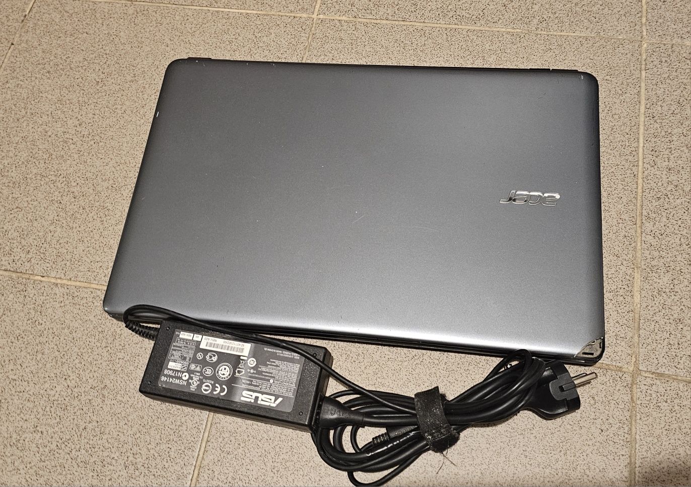 Laptop ASUS Aspire E1 series, V5WE2  defect