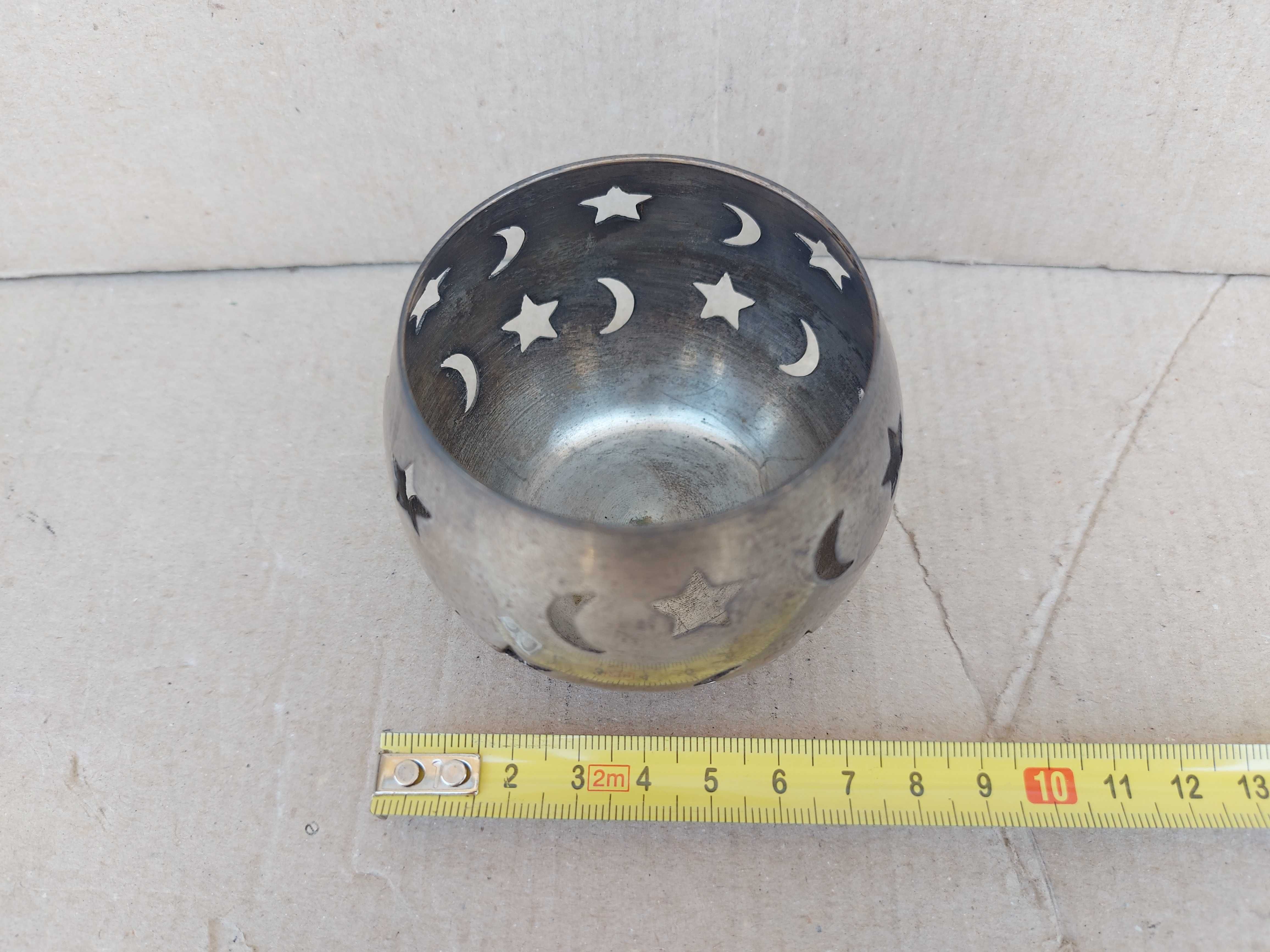 Малка метална ваза с полумесеци и звезди