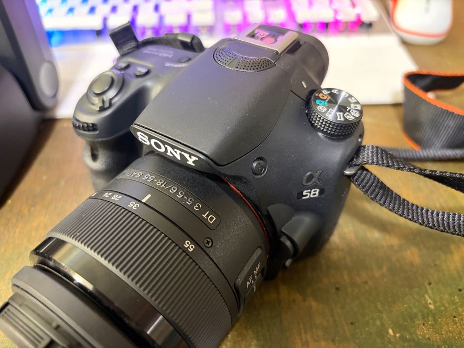 Sony Alpha 58 DSLR + Metz 52 AF-1