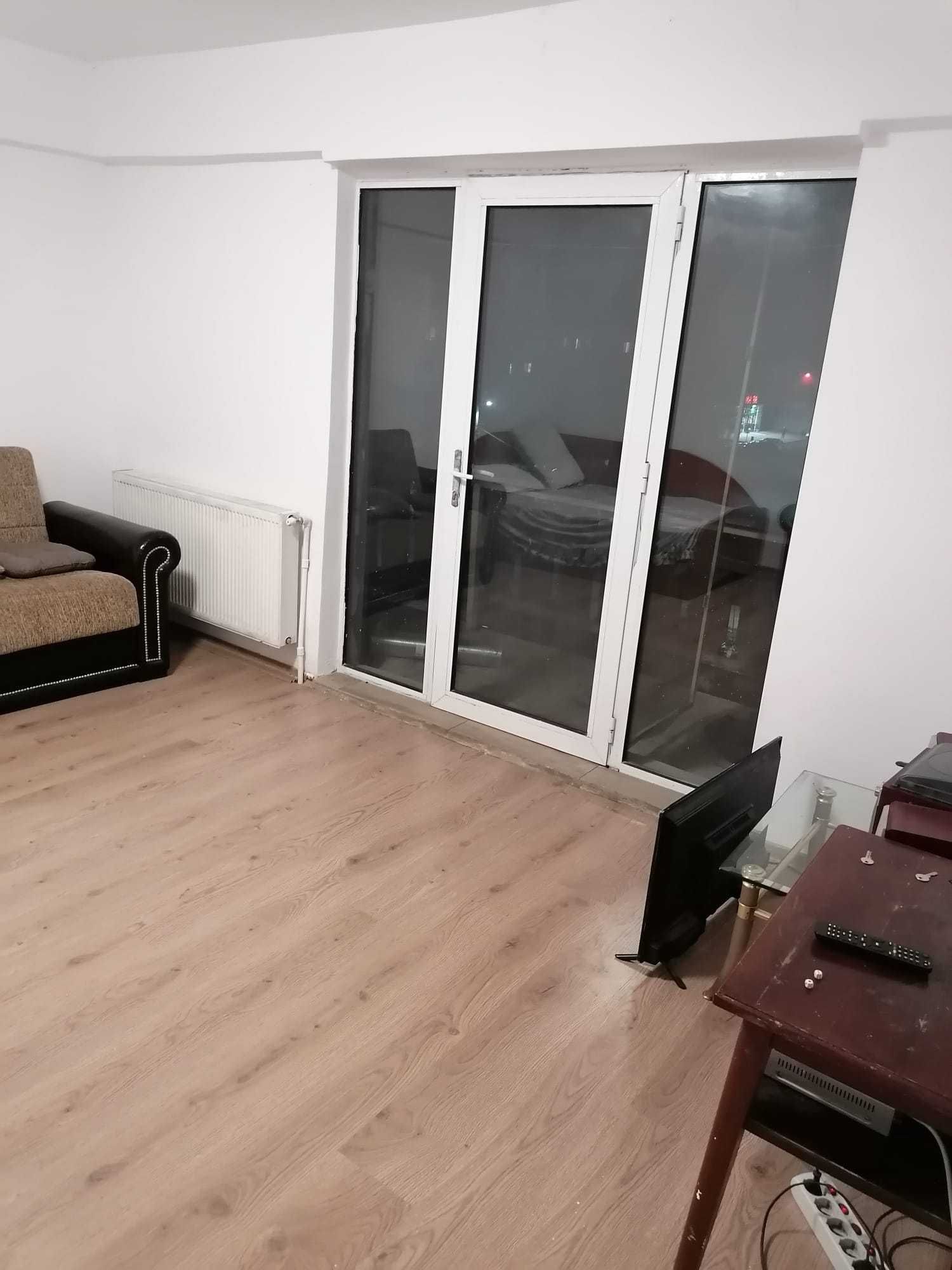 Apartament de închiriat