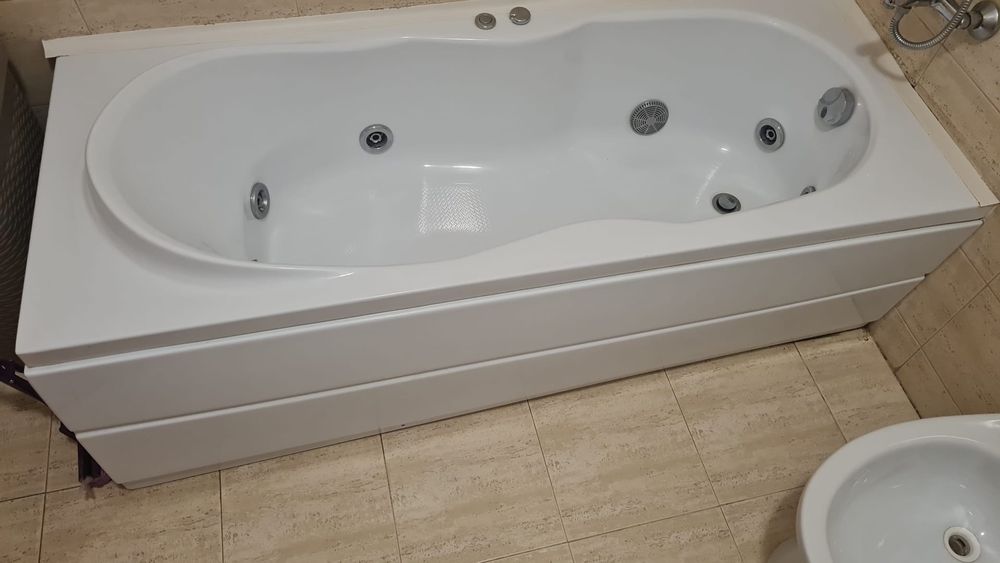 Vana hidromasaj 170/70 stare foarte buna