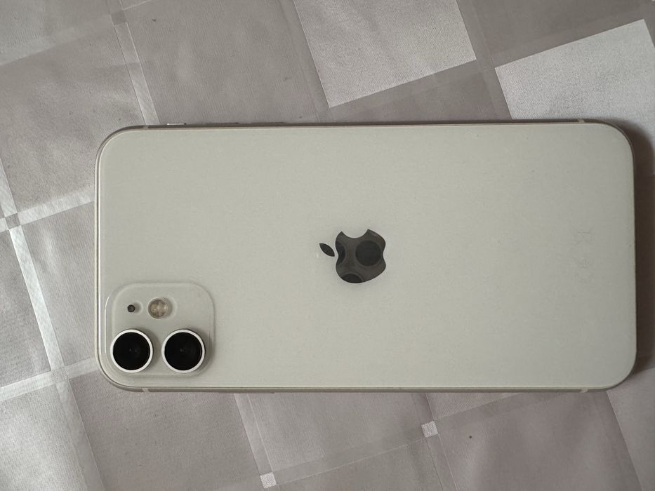 Iphone 11, 64 gb, белый, состояние аккумулятор 74%