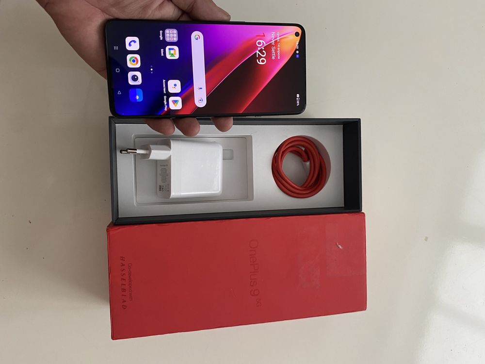 Oneplus.  9 5G.   12/256