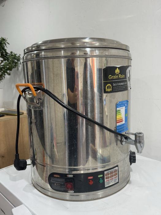 Продам термопод чайник новый почти не пользовались удобен доя кафе бан