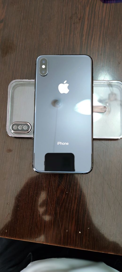 iPhone X's max sotiladi yoki obmenga