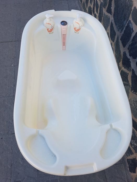 Корито за къпане  и стойка Chipolino