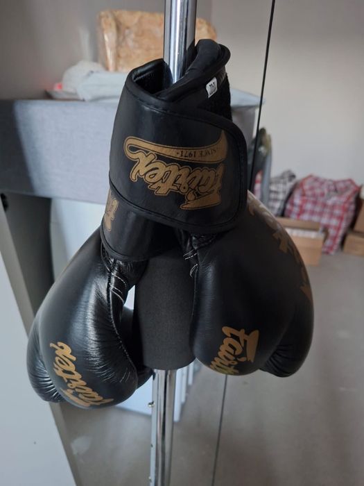 Боксерские перчатки