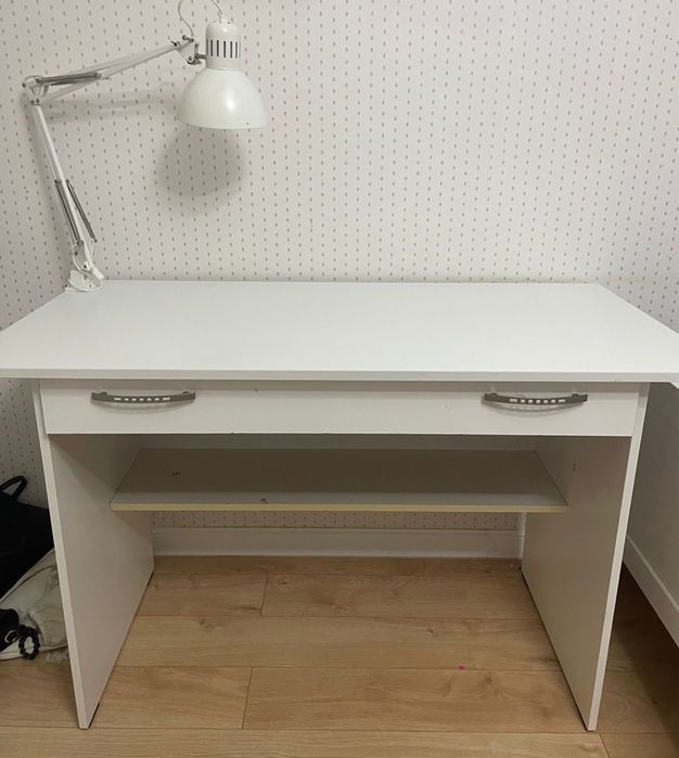 Продам стол для учебы