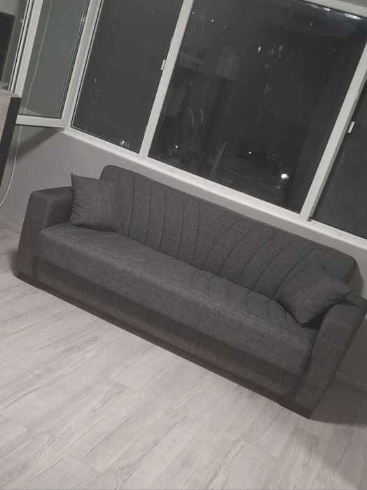Продава се  чисто нов диван