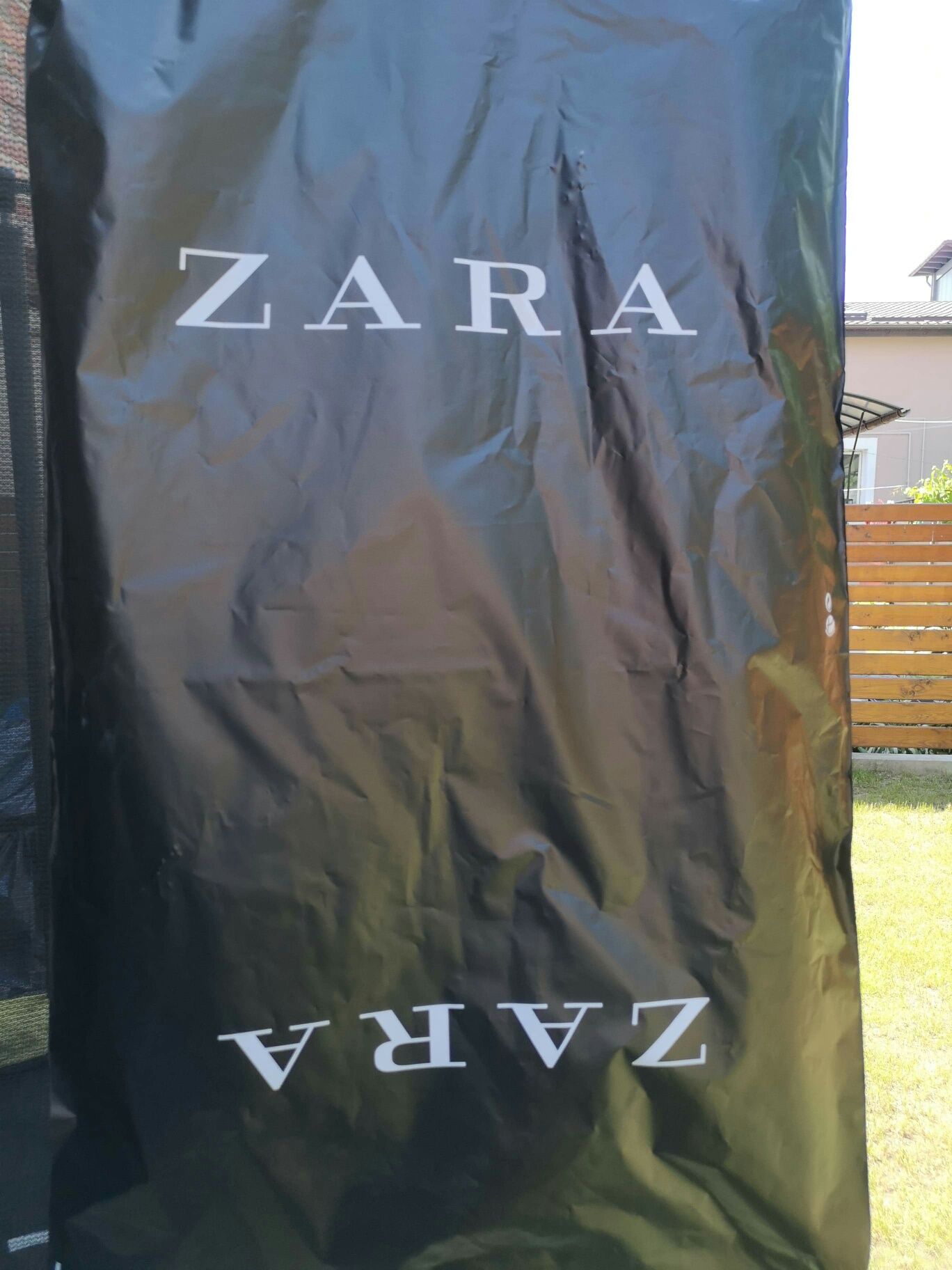 Vând costum Zara pentru bărbați sub 1,70 sau băieți 14-15 ani