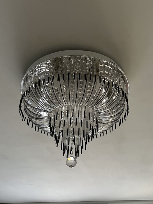 Большая люстра в зал