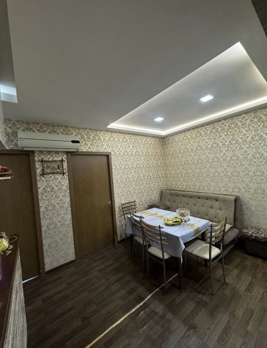 Юнусабад 19 квартал. Продается квартира 2/2/9