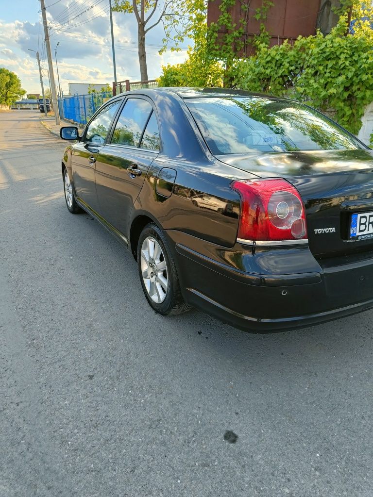 Vand toyota avensis 2.2 150 cp 2007