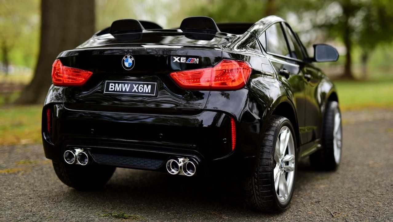 Двуместен джип Лицензиран BMW X6M 12V C MP3 с меки гуми за 2 деца