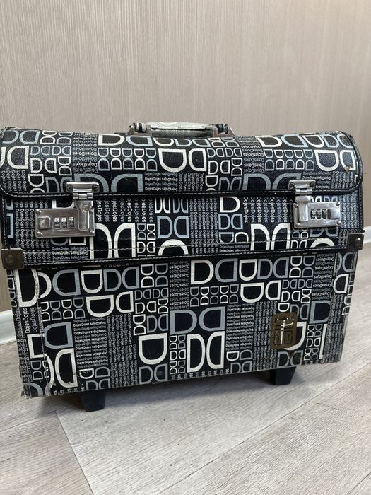 Чемодан для парикмахера , кейс для мастеров