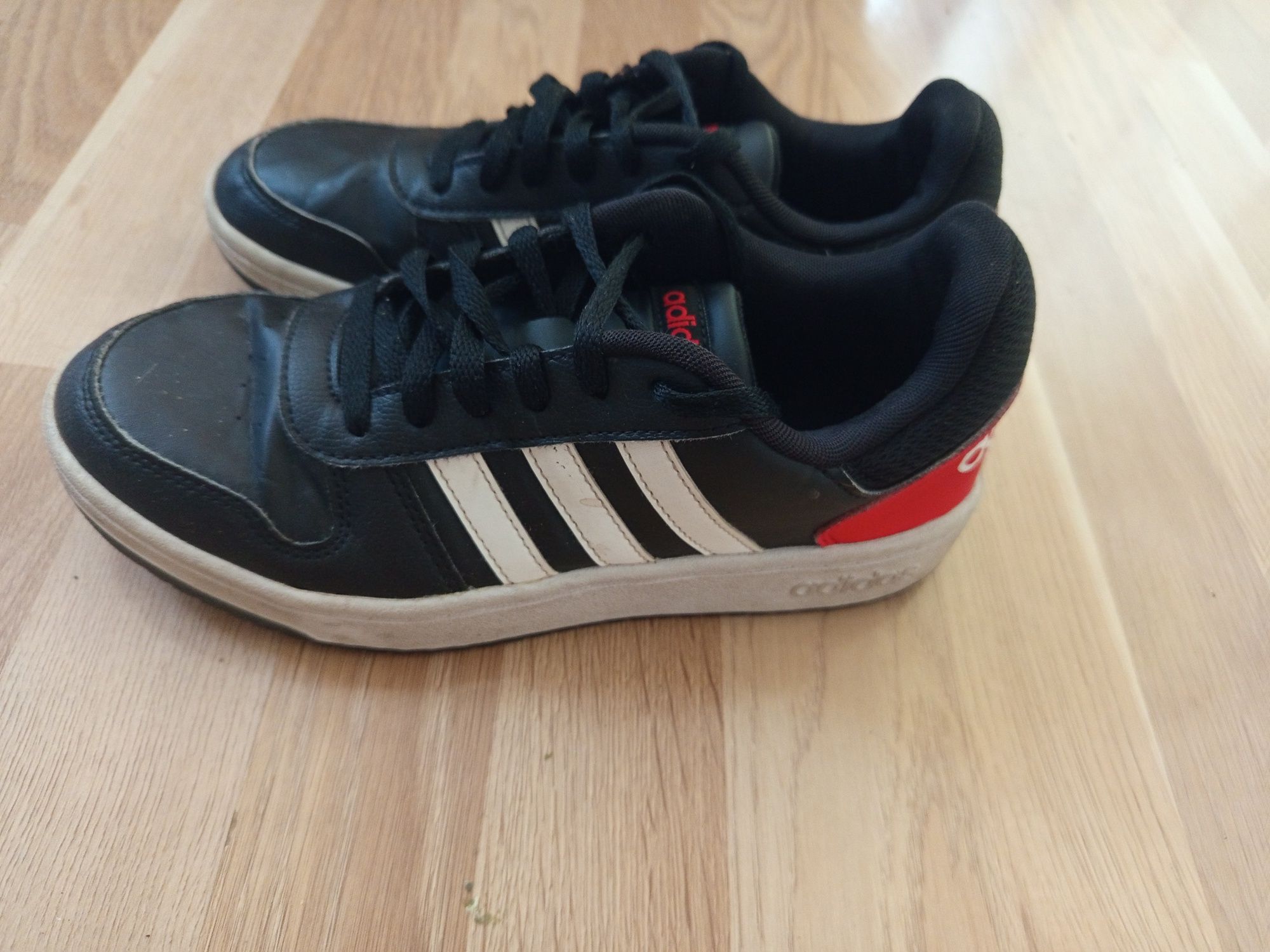Продавам Adidas обувки