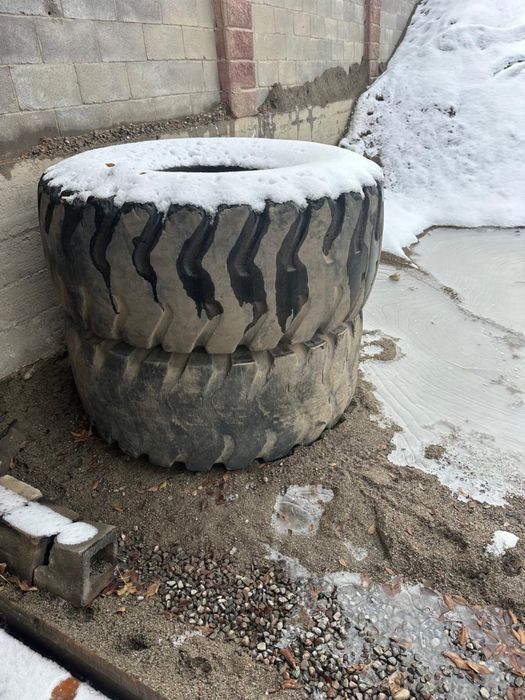 Продам шины на погрузщик