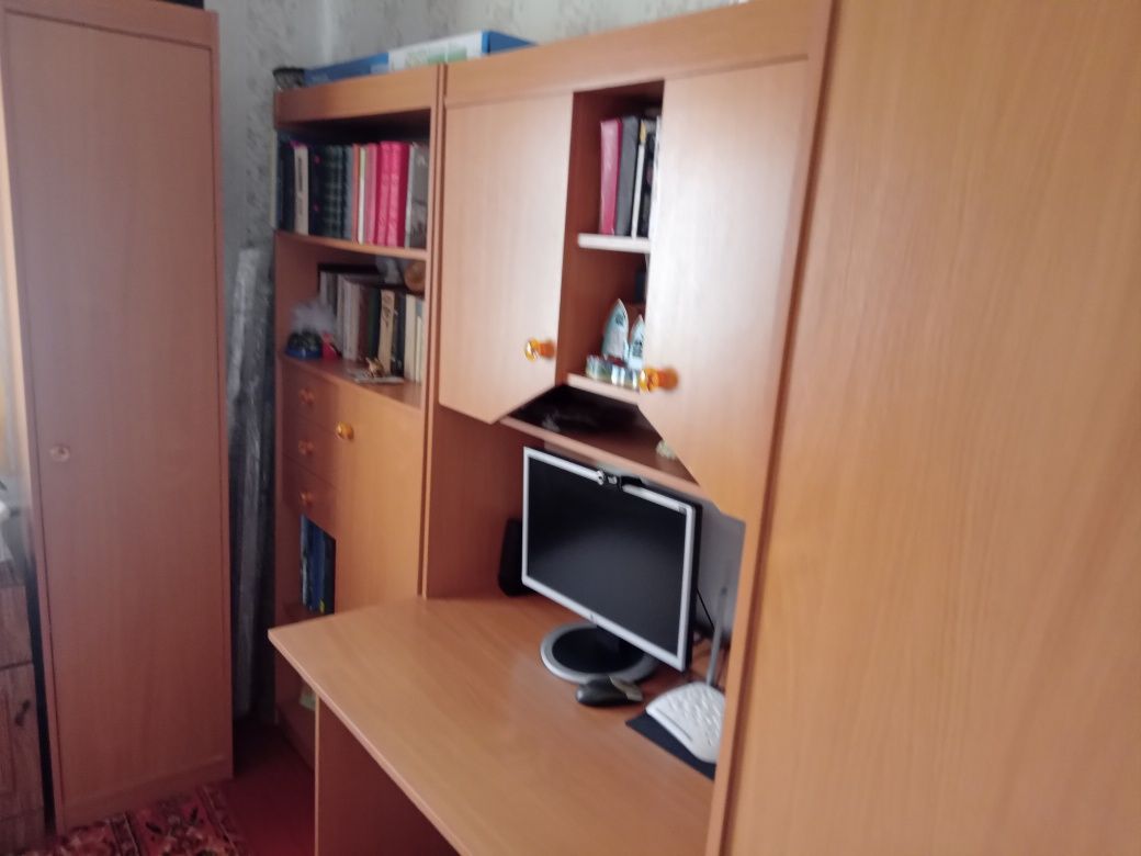 Продается шкаф и диван раскладной