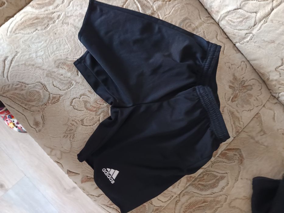 Lot pantaloni scurți măr 128-134