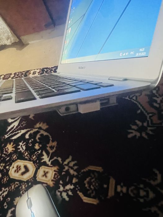 Macbook air 2010 года