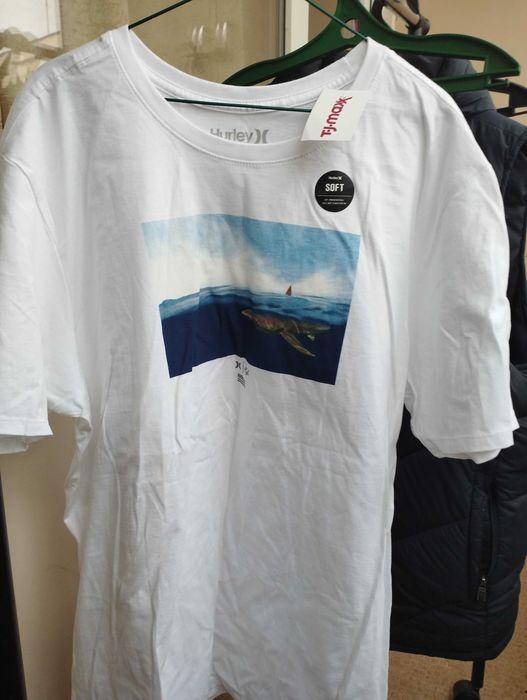 Продам бейсболка, футболка, джинсы