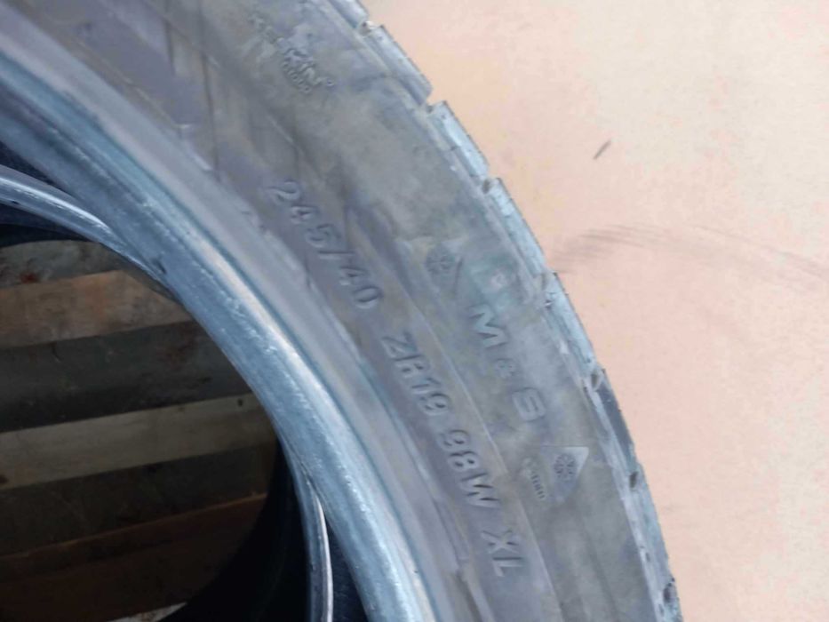 3 броя зимни Syron 245/40 R19