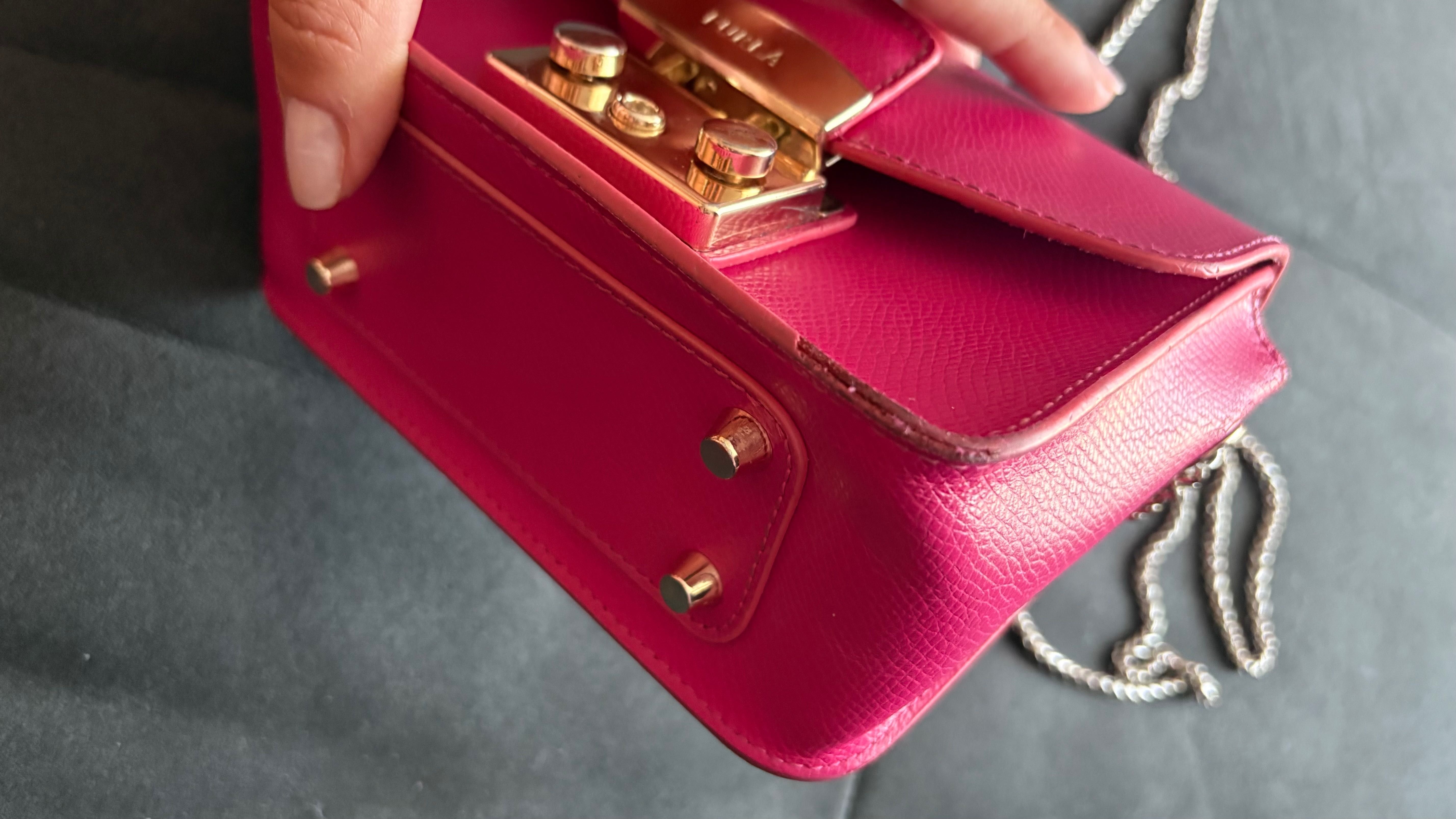 Чанта Furla със забележки