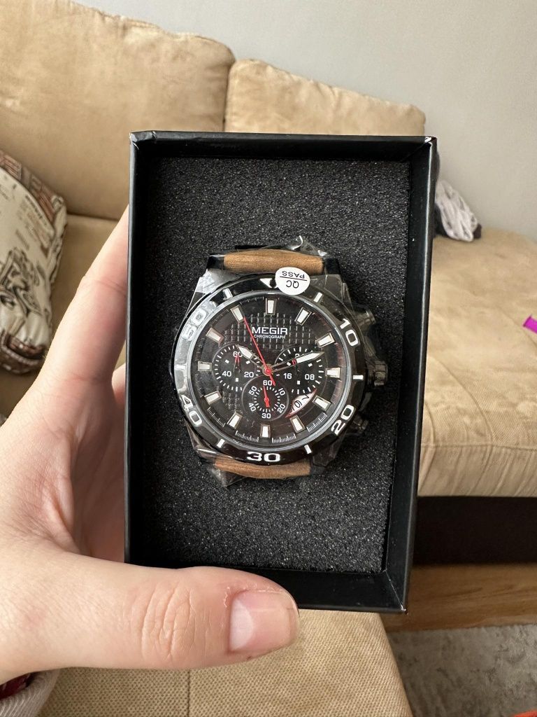 Megir мъжки часовник нов