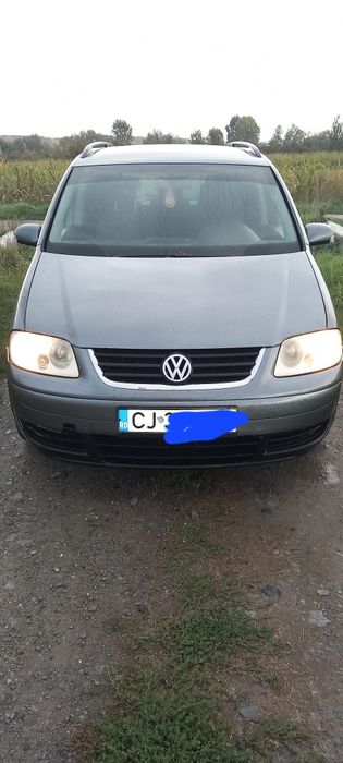 Vând Volkswagen Touran
