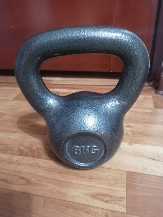 Продам гиря 8кг металическая