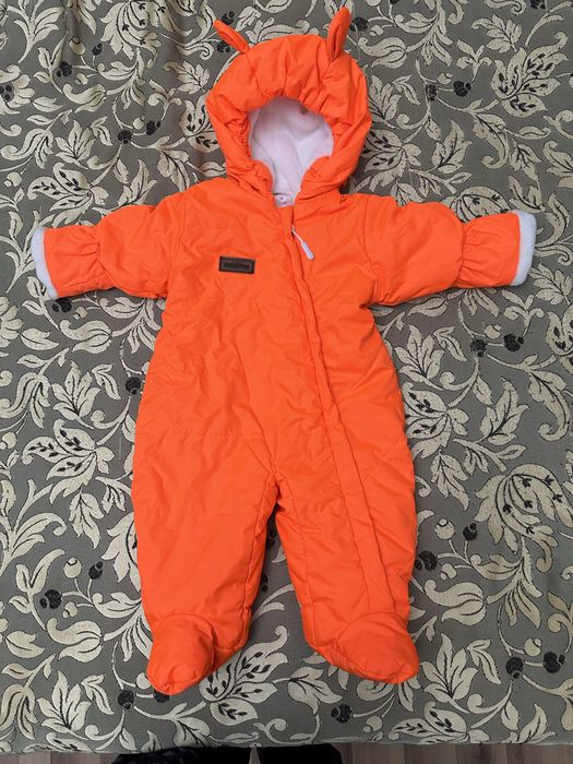 Комбинезон демисезонный.Рост на 74 см.Новый