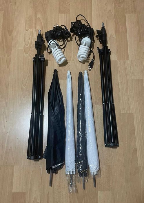 Vand set/kit de lumini studio: 4 trepiede, 4 umbrele, 2 lampi, fundal