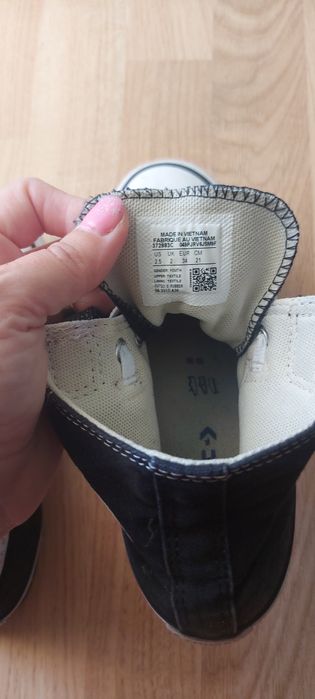 Converse, nr 34 purtati un sezon