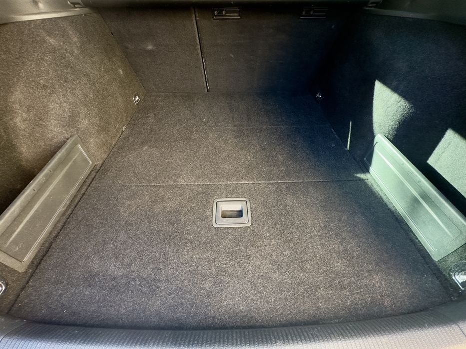 Volkswagen Passat Passat B6 2010 / 2.0 / 140 cp diesel automat