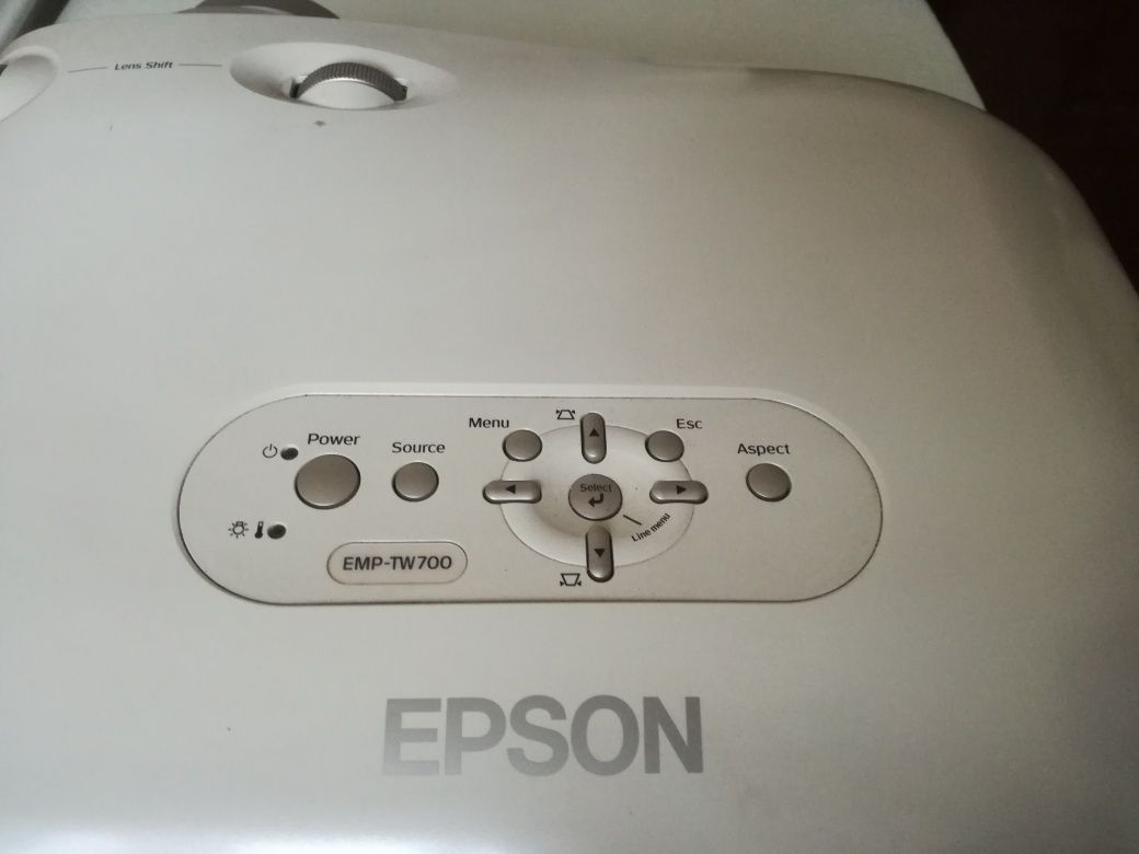 Epson EMP-TW700 проектор