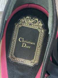 Туфли Christian Dior.