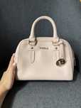 Розова дамска чанта Furla