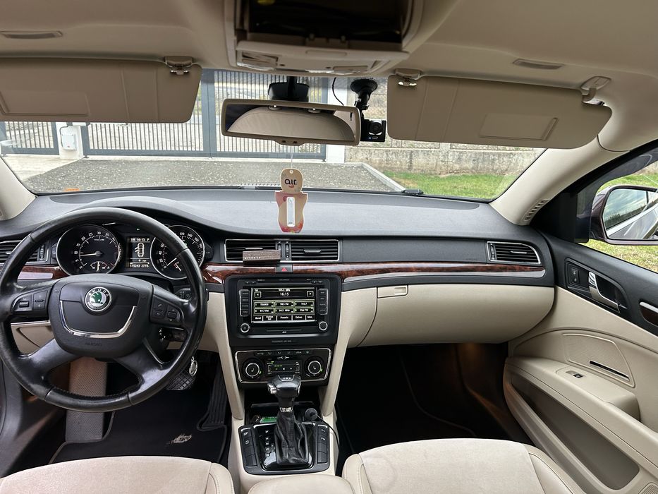 Skoda Superb 170 cp 4900 euro