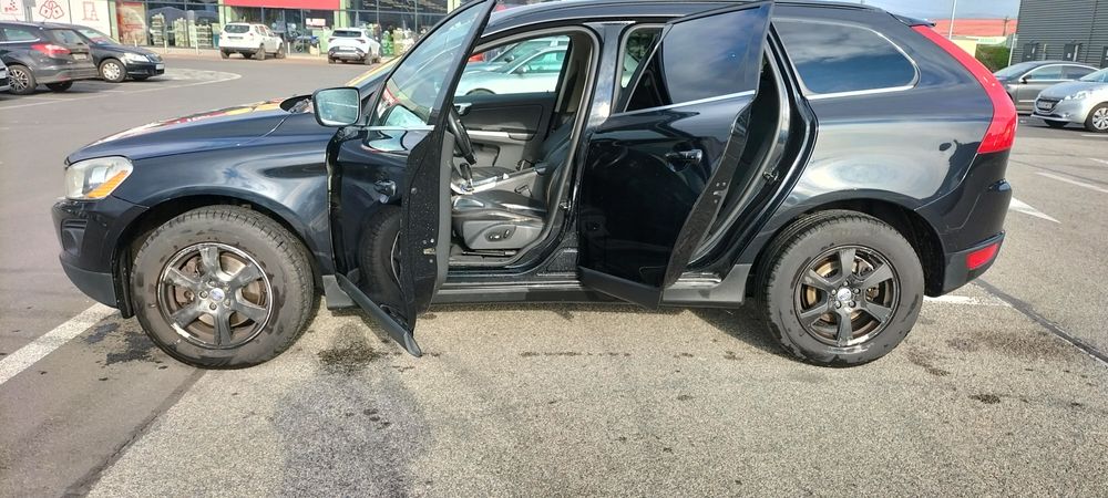 Vând VOLVO XC60 Ofertă !!!