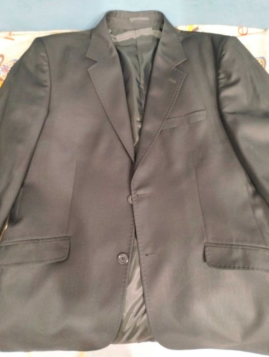 Продам костюмы мужские