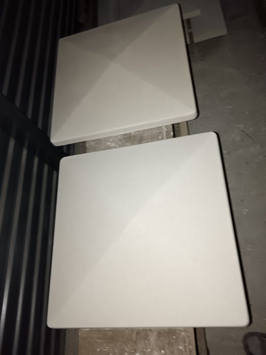 Capace și plinta gard